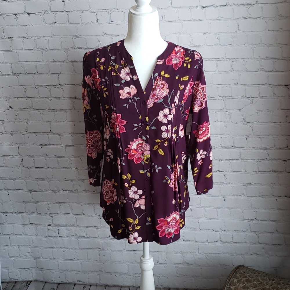NWT casual top